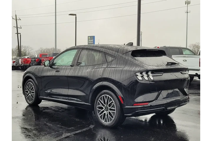 $32997 : Ford Mustang Mach-E 2024 AWD image 6