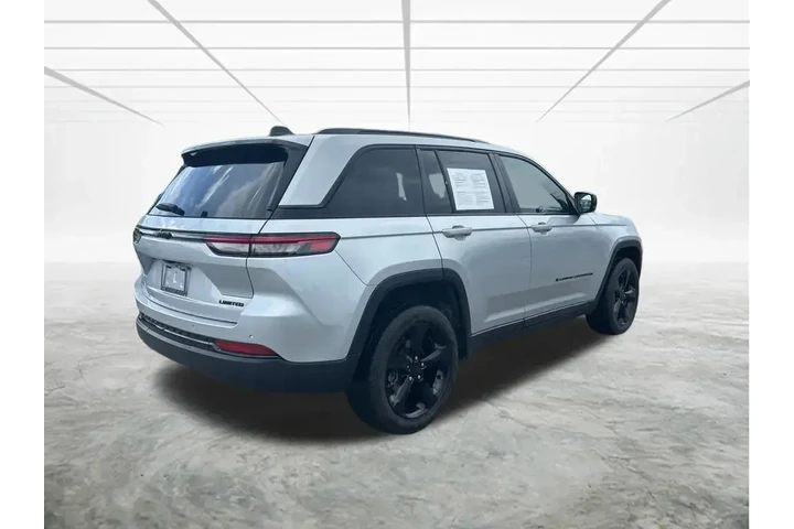 $35335 : Jeep Grand Cherokee 2024 4x2 image 4
