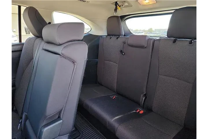 $32995 : Toyota Highlander 2023 LE 4d image 9