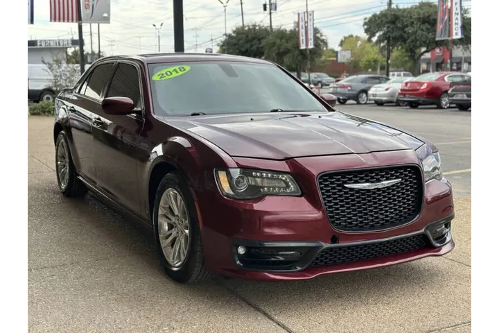 $17999 : 2018 300 Touring image 4