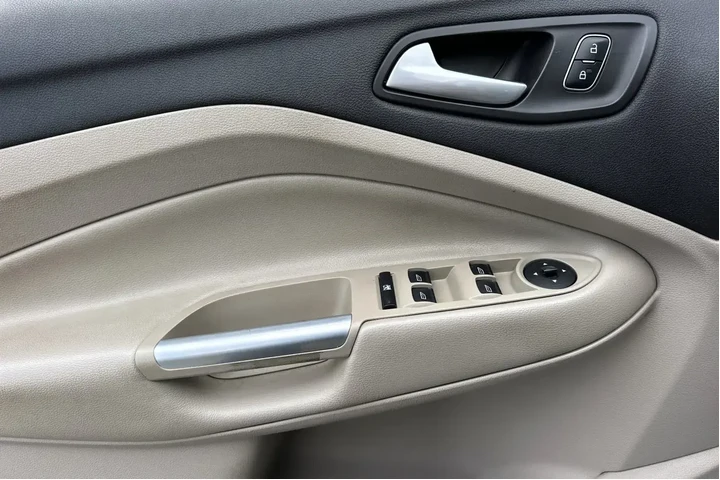 Ford Escape 2017 AWD SE 4dr image 10