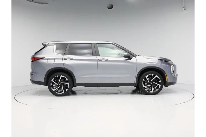 $22998 : Mitsubishi Outlander 2024 SE image 7