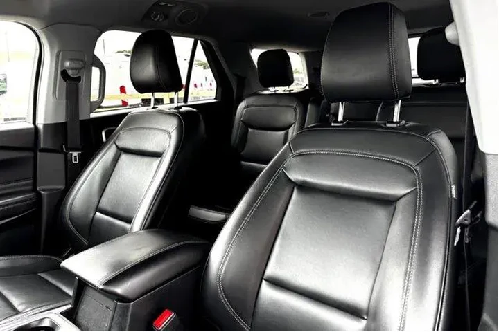 $28477 : Ford Explorer 2022 AWD XLT 4 image 8