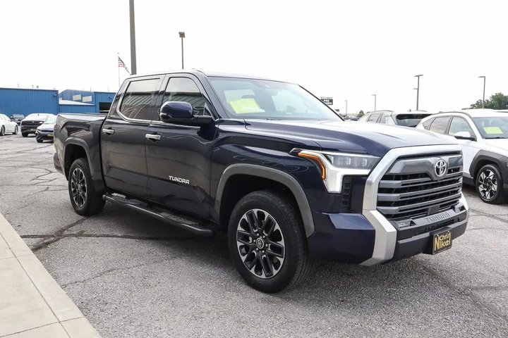 $52988 : 2024 Tundra 4WD Limited image 3