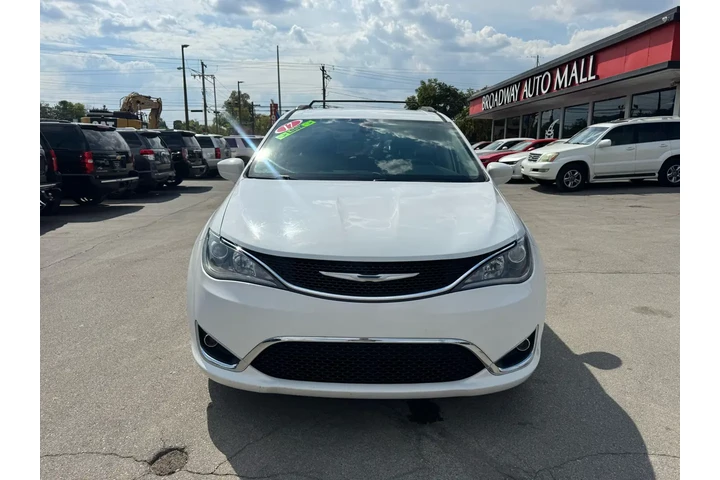 $8980 : 2017 Pacifica Touring-L FWD image 7