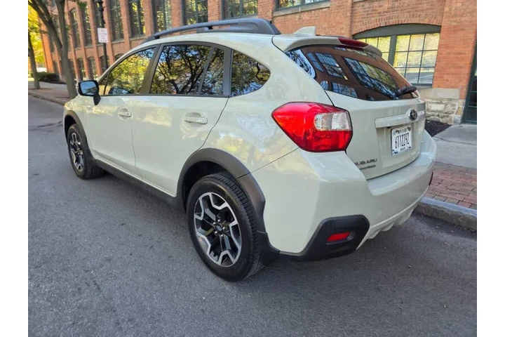 $13995 : 2017 Crosstrek 2.0i Limited image 5