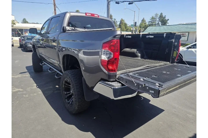 $32629 : Toyota Tundra 2014 4x4 SR5 4 image 9