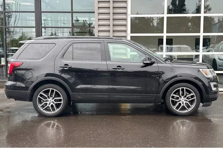 $15896 : Ford Explorer 2016 AWD Sport image 3