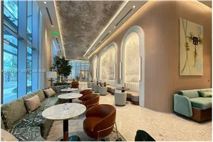 $5500 : Rental property with 1 bedro image 3