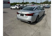 2020 Altima 2.5 SL Sedan thumbnail