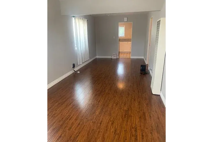 $1800 : Cool 2bd 1ba @ South Gate image 5