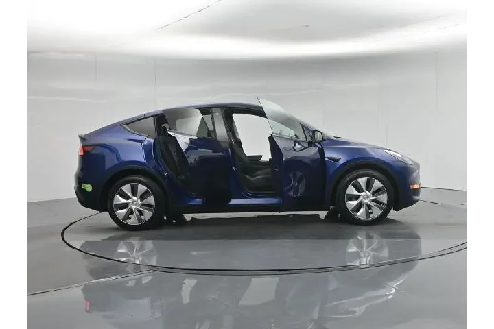 $36204 : Tesla Model Y 2023 AWD 4dr C image 3