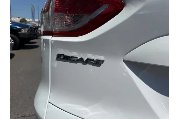 2014 Escape SE image 8