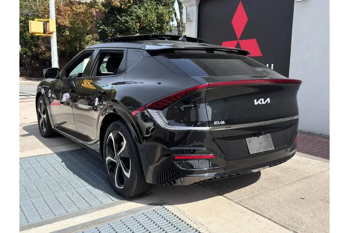 $23895 : Kia EV6 2023 AWD GT-Line 4dr image 6
