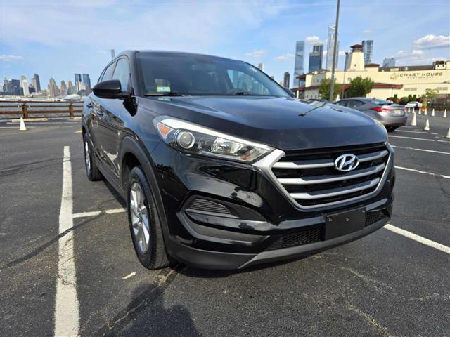 $12495 : 2018 HYUNDAI TUCSON image 2