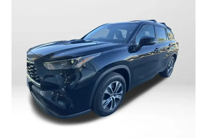 $35269 : Toyota Highlander 2023 LE 4d image 7