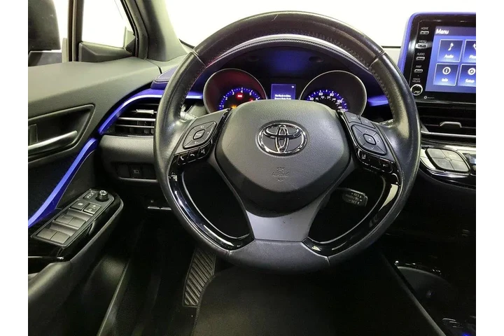 $20998 : Toyota C-HR 2021 XLE 4dr Cro image 10