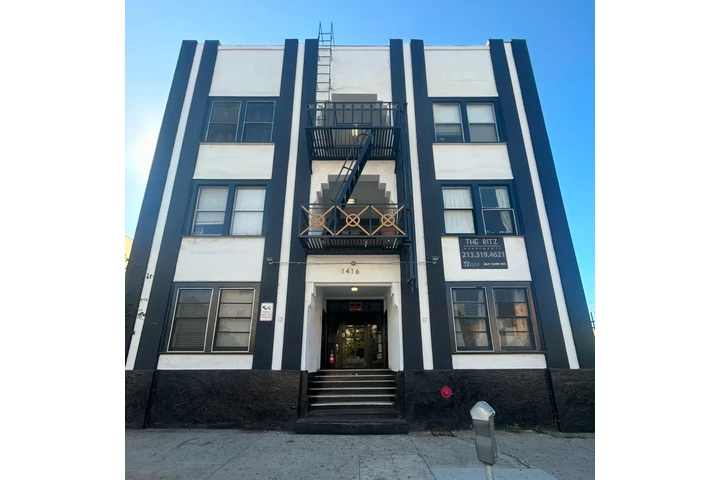 $1495 : **6 ESTUDIOS REMODELADOS ** image 1