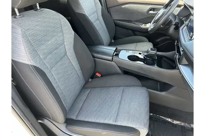 $19978 : Nissan Rogue 2023 SV 4dr Cro image 10