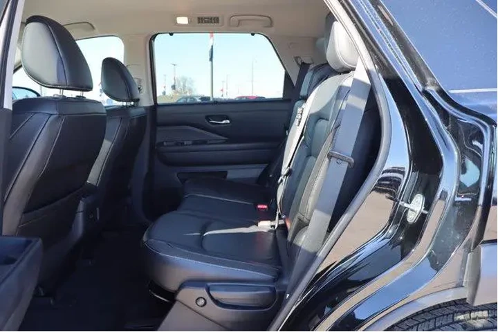 $26990 : Nissan Pathfinder 2022 AWD S image 10