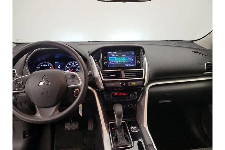 $18998 : Mitsubishi Eclipse Cross 202 image 9