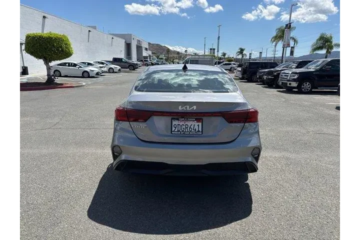 $18972 : Kia Forte 2023 LXS 4dr Sedan image 8