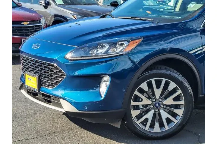 $23890 : Ford Escape 2020 AWD Titaniu image 2