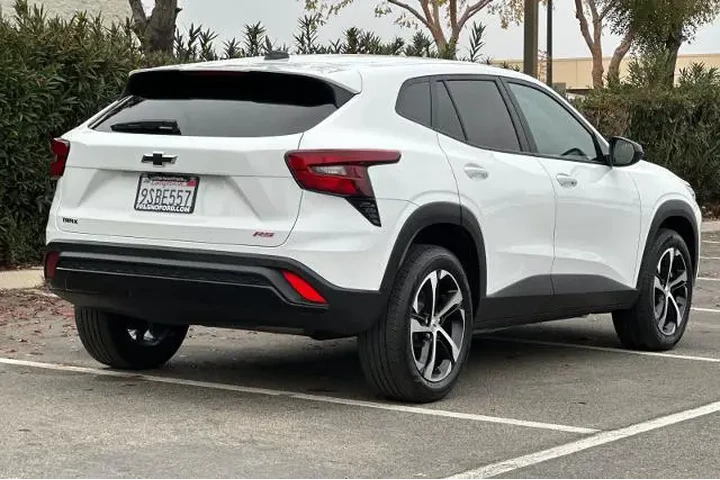 $21966 : Chevrolet Trax 2025 RS 4dr C image 2