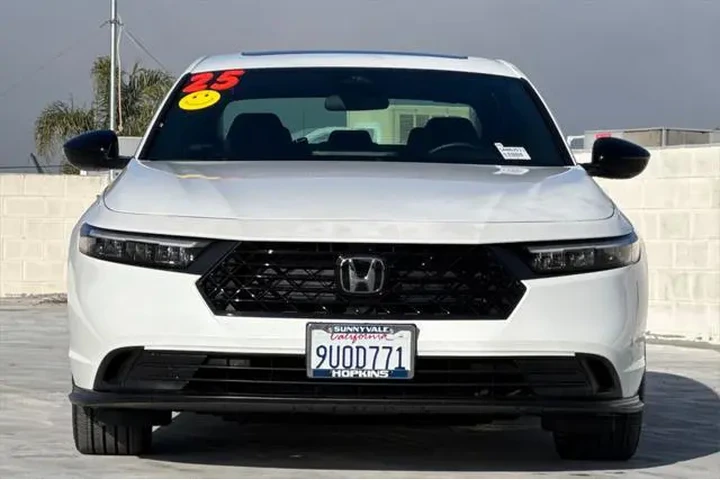 $29811 : Honda Accord Hybrid 2025 Spo image 8