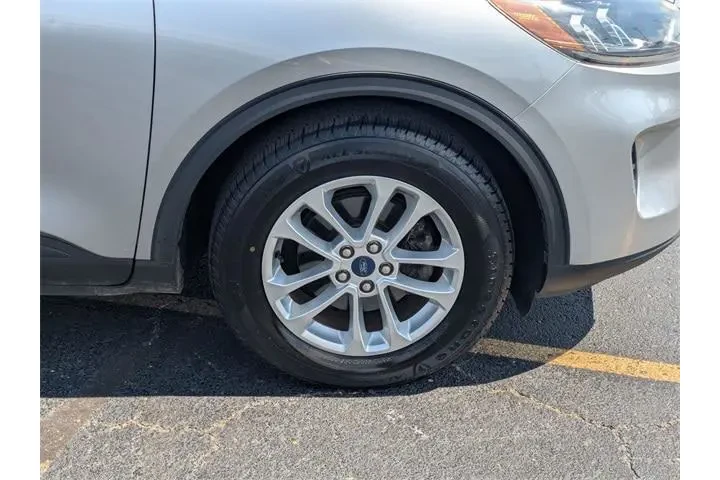 $17388 : Ford Escape 2021 SE 4dr SUV image 9