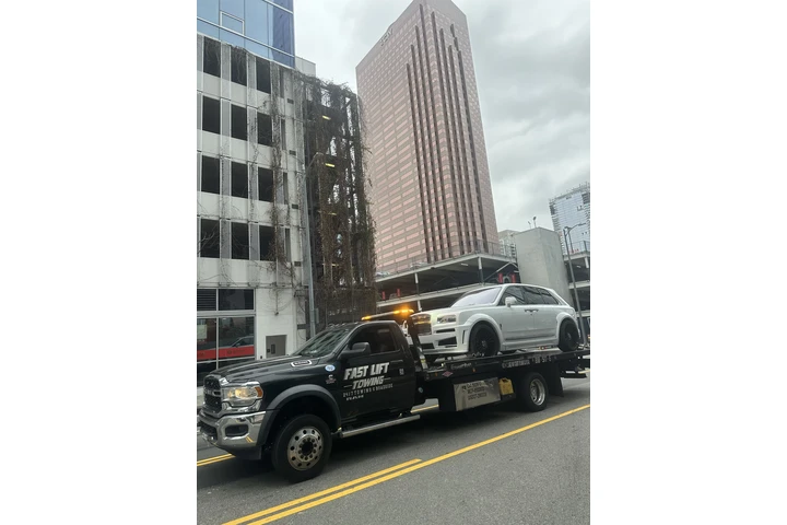 GRUA SAN FERNANDO VALLEY Y L.A image 3