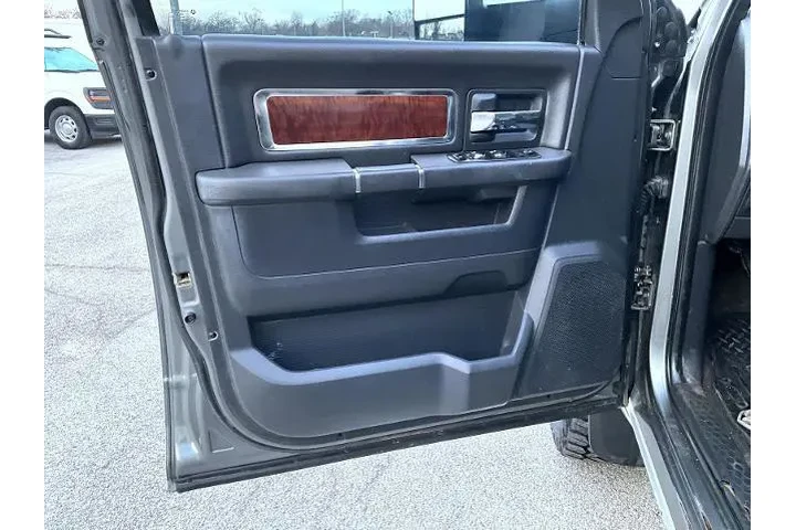 $32995 : Ram 3500 2012 4x4 Laramie 4d image 10