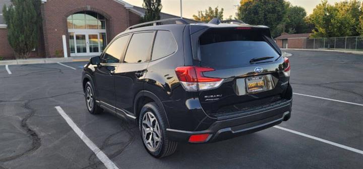 $17600 : 2020 Forester Premium image 7