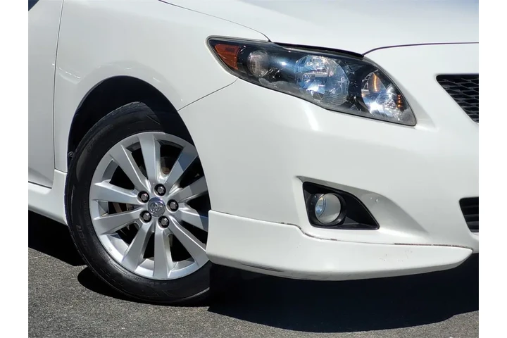 $8299 : 2010 Corolla S image 4