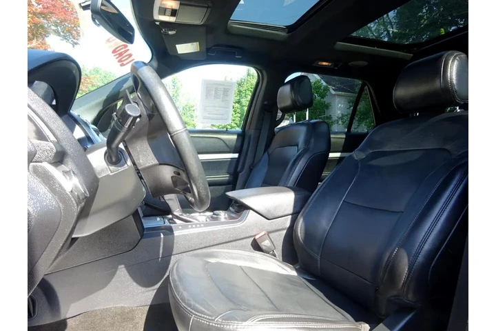 $8900 : 2017 Explorer XLT 4WD image 8