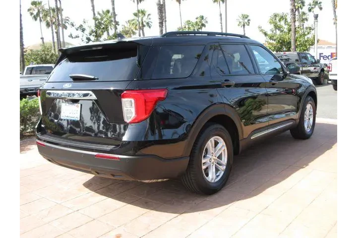 $27296 : Ford Explorer 2023 XLT 4dr S image 4