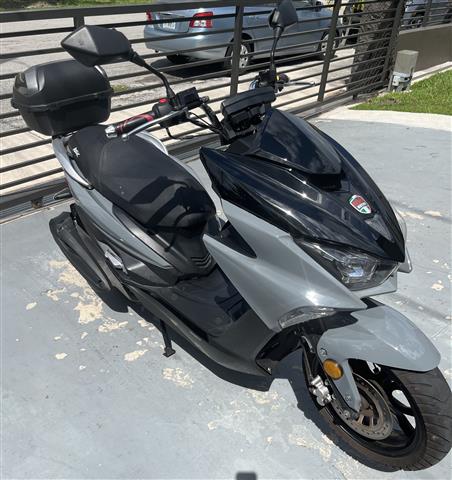 $1200 : Vendo scooter Dragon image 2