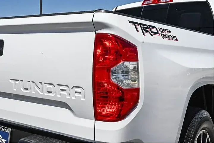 $27988 : Toyota Tundra 2016 4x2 SR5 4 image 10