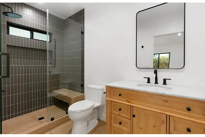 $2500 : 3 bedroom house in koreatown image 9