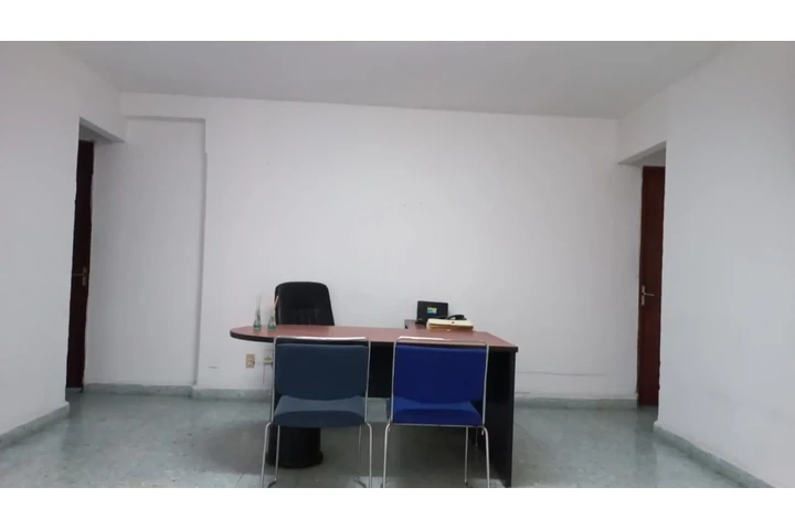 $4500 : Oficina en Renta image 2