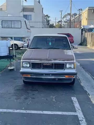 $1100 : GMC Sierra s-15 image 2