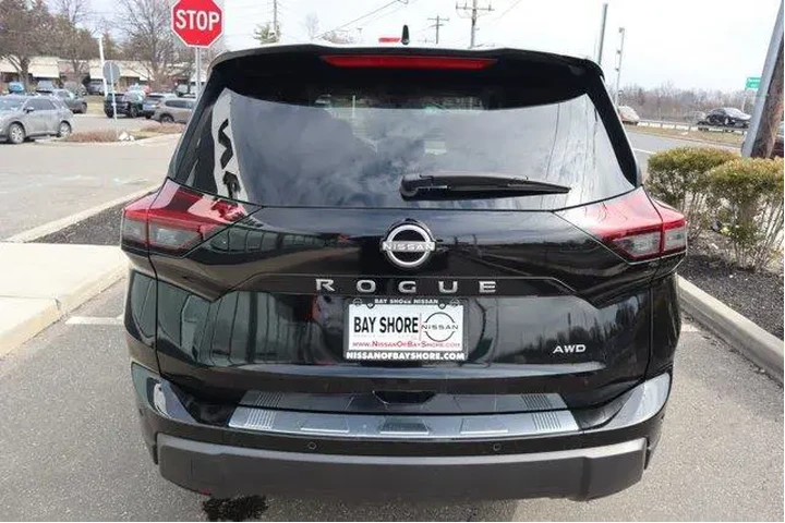 $23133 : Nissan Rogue 2025 AWD SV 4dr image 7