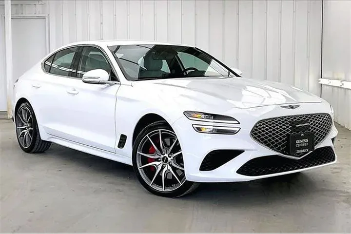 $35990 : Genesis G70 2025 2.5T Standa image 1