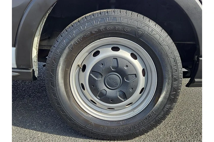 2019 Transit 250 Van Low Roof image 8