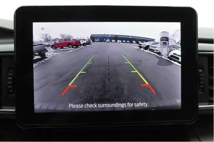 $27975 : Ford Explorer 2022 AWD XLT 4 image 3