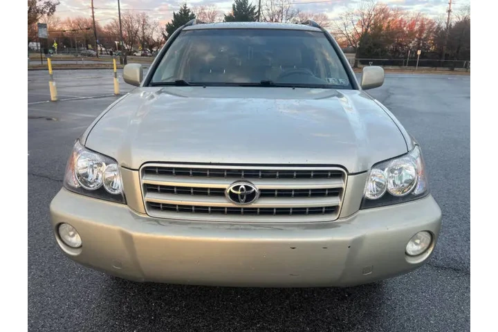 $3900 : 2001 Highlander image 3