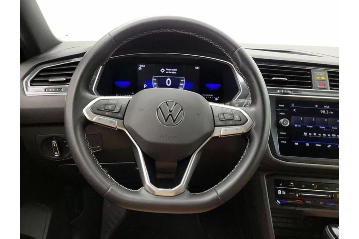 $21998 : Volkswagen Tiguan 2022 SE 4d image 10