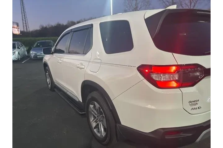 $39390 : Honda Pilot 2024 AWD EX-L 4d image 7