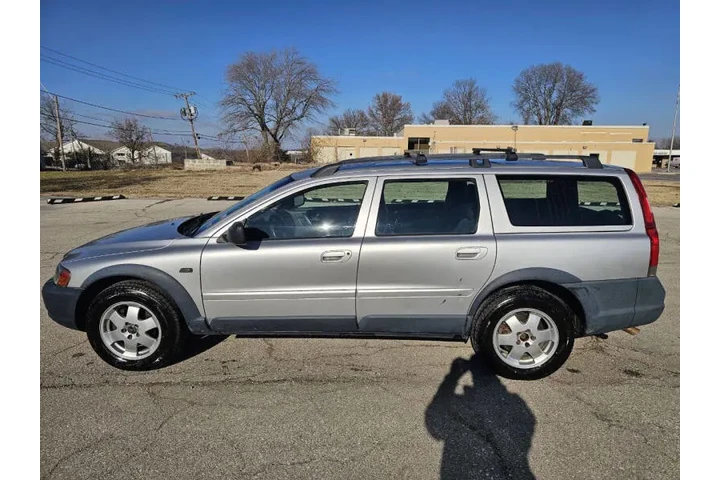 $1995 : 2004 XC70 image 6