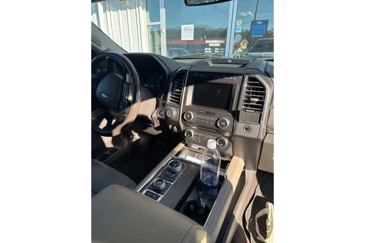 $14540 : Ford Expedition 2018 4x4 Lim image 7